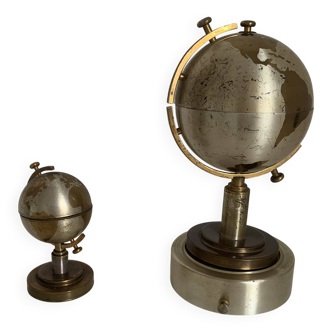 Vintage 1960s world map cigarette holder lighter dispenser - 21 x 11 cm