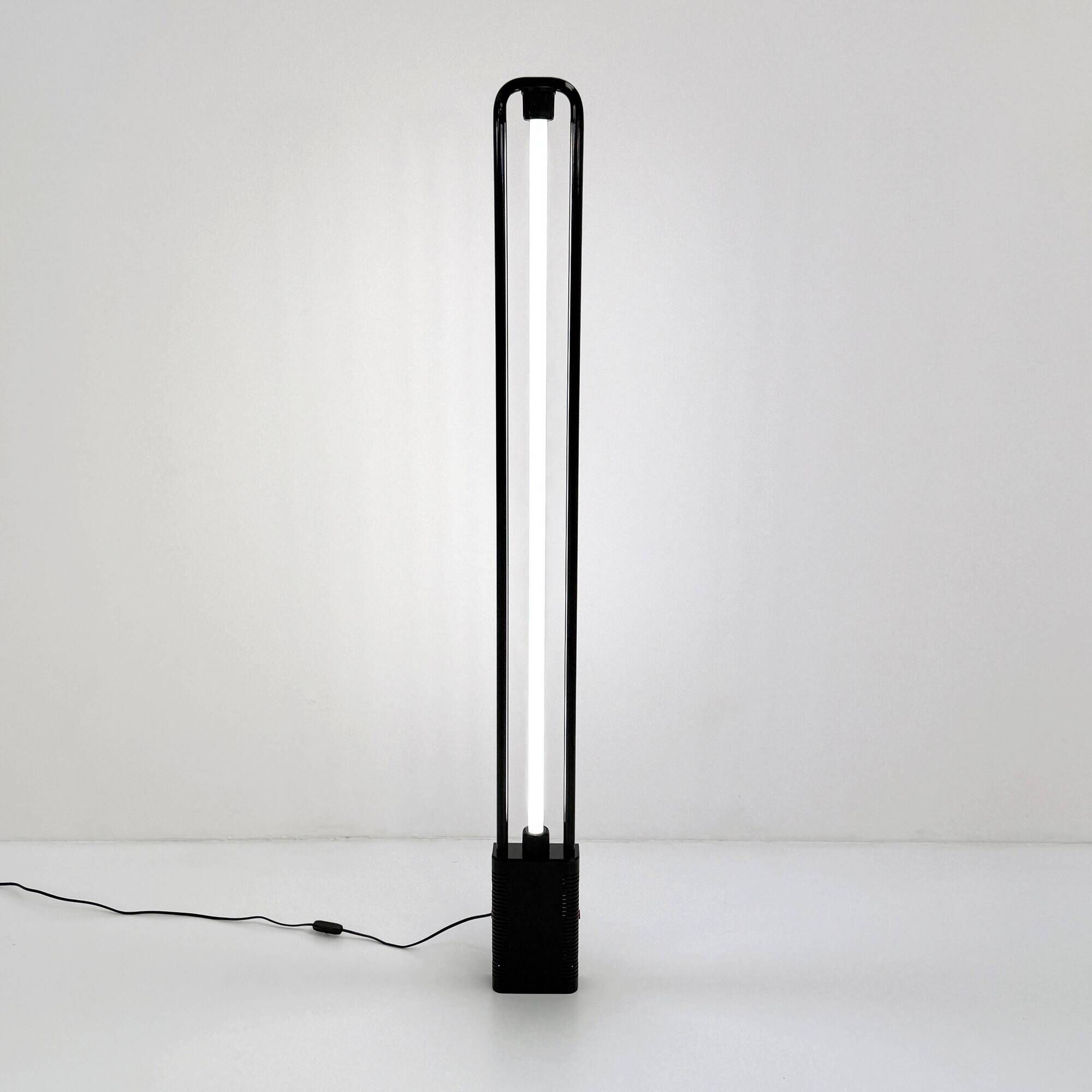 Black Uno floor lamp by Gian N. Gigante for Zerbetto, 1980