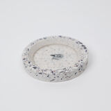 Bottle base made of recycled shells