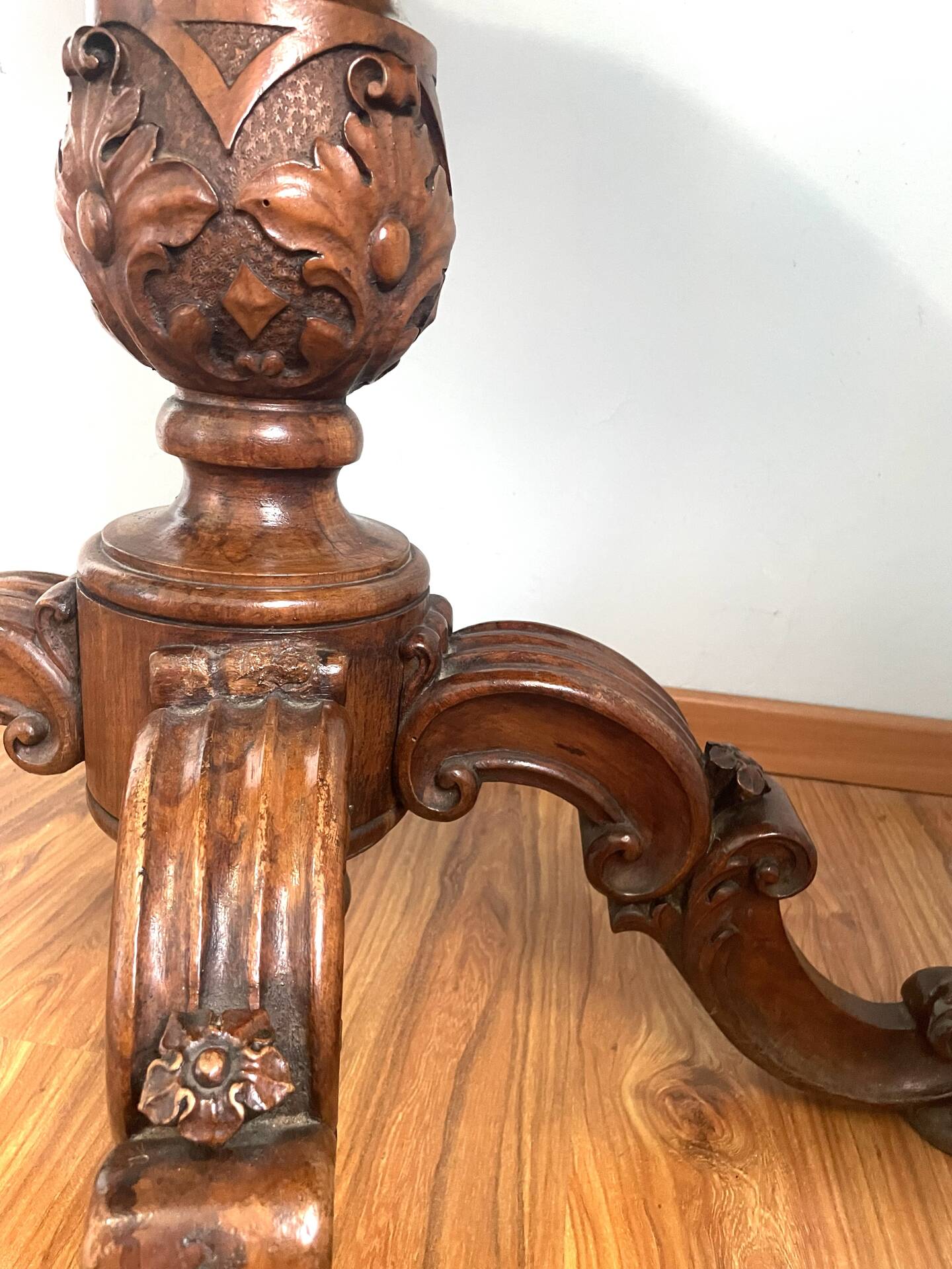 19th Century Victorian Walnut Coffee Table - Hand Carved