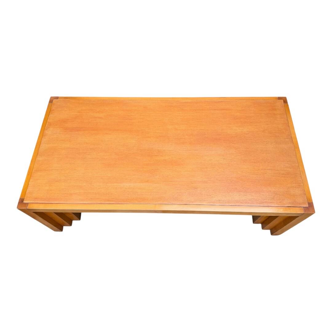 Vintage coffee table in solid elm from the 1970s.