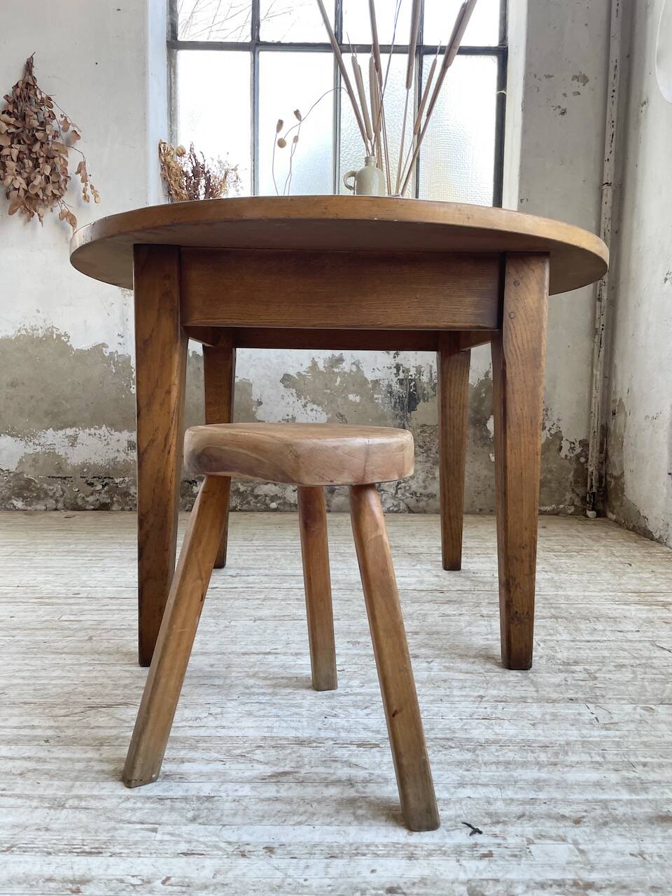 1950s round oak table