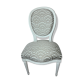 Chaise médaillon de style Louis XVI restaurée