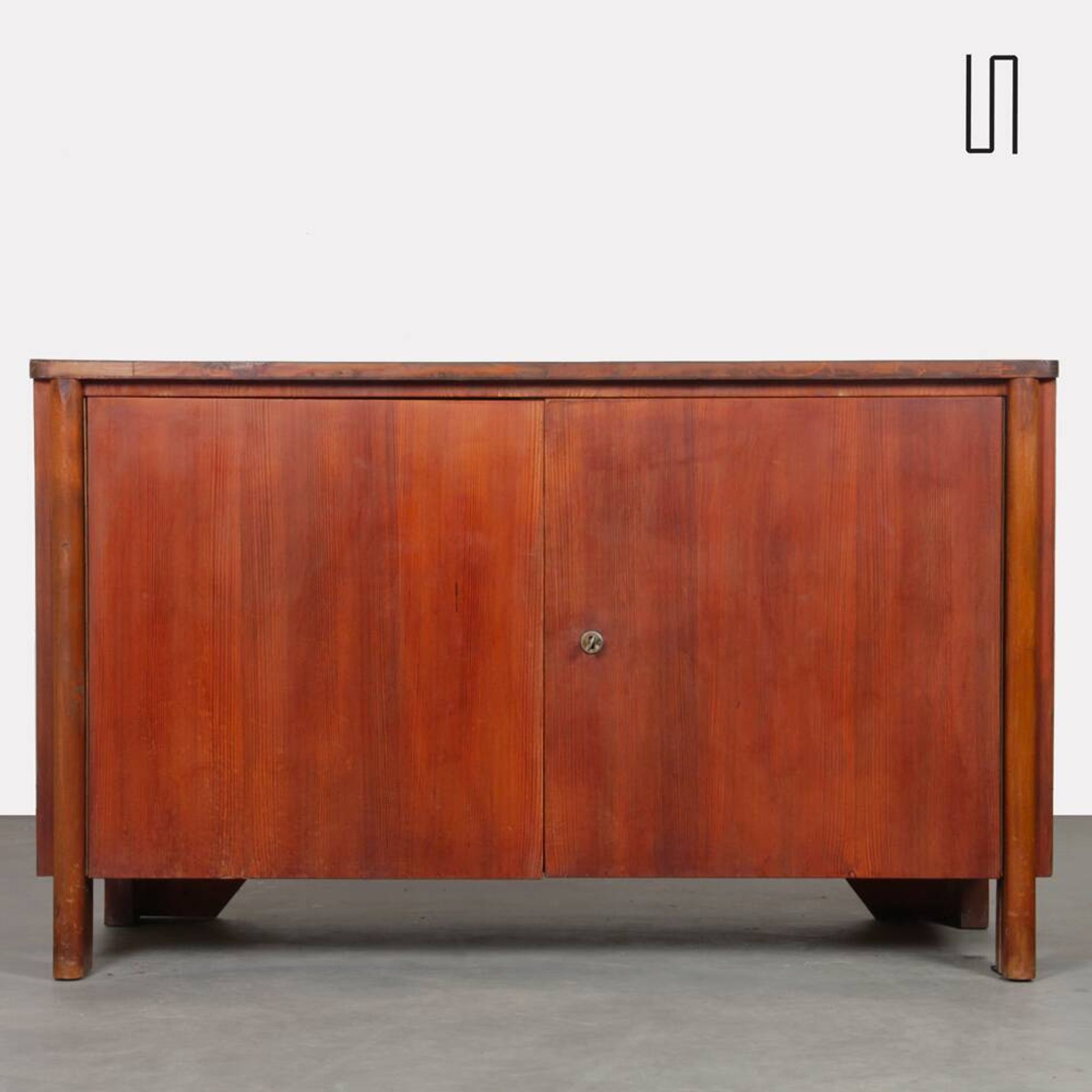Wooden chest of drawers from the 1950s