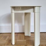 Tabouret blanc tripodes gedy, design by olaf von bohr