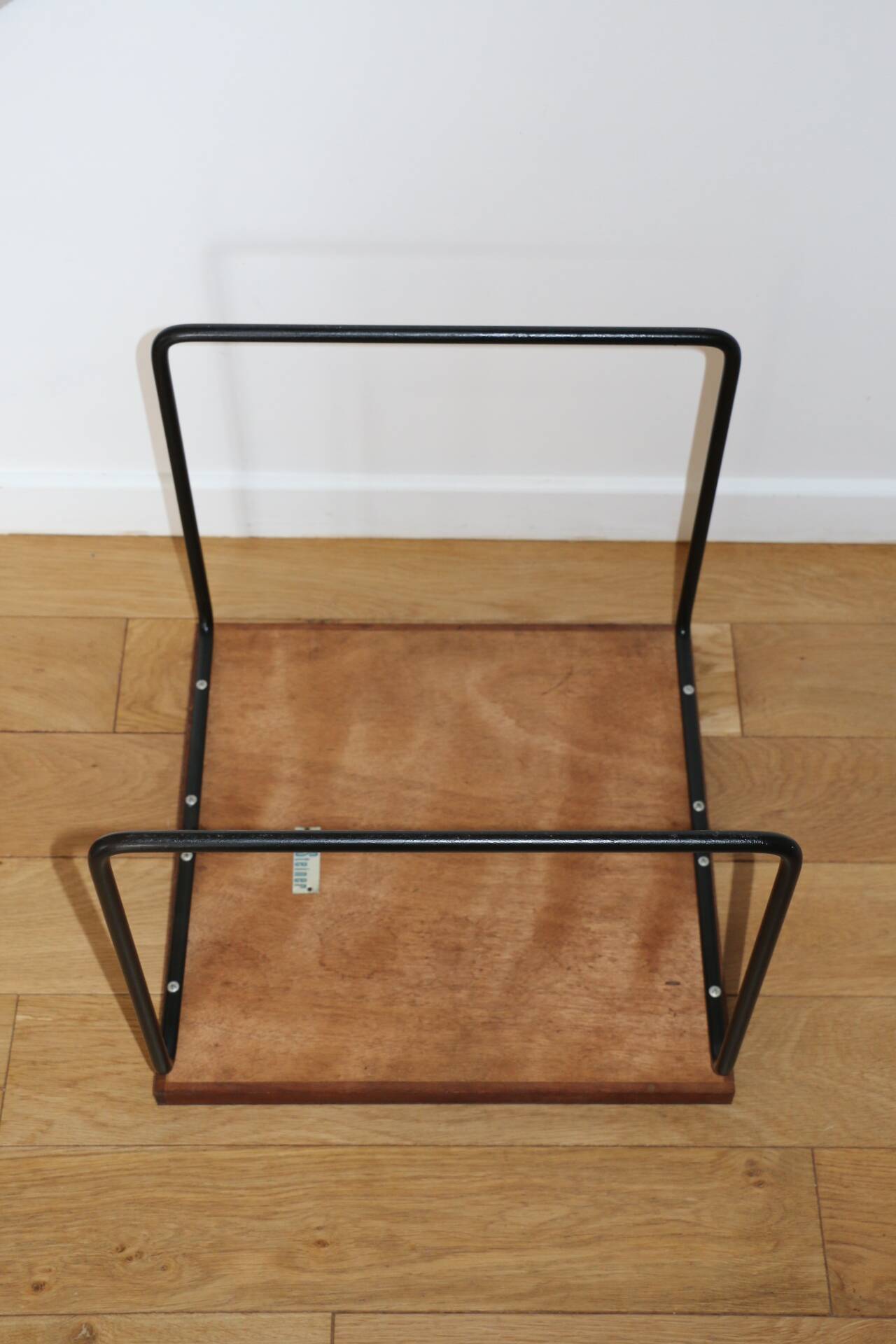 Guariche Steiner flying coffee table