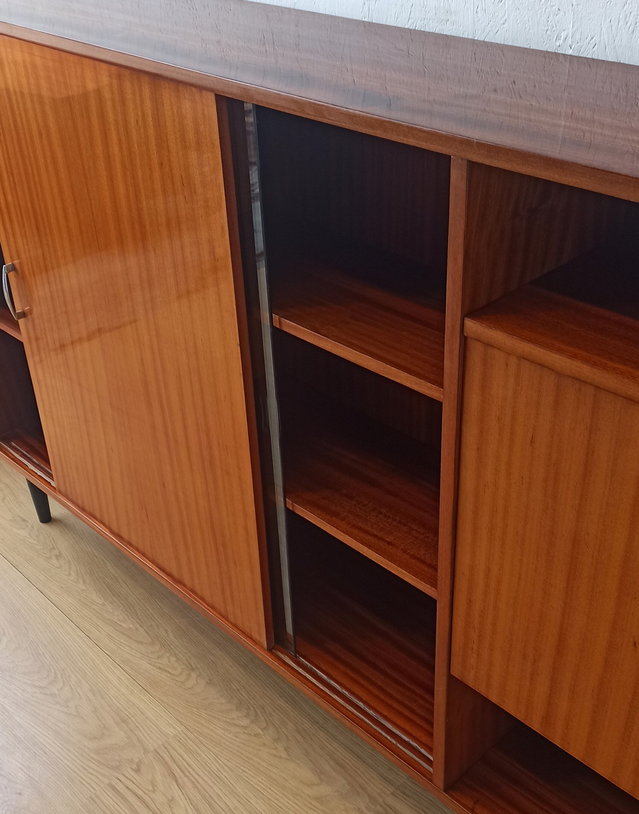 Buffet moderniste étagère des années 1970