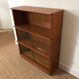 Shelf / display case