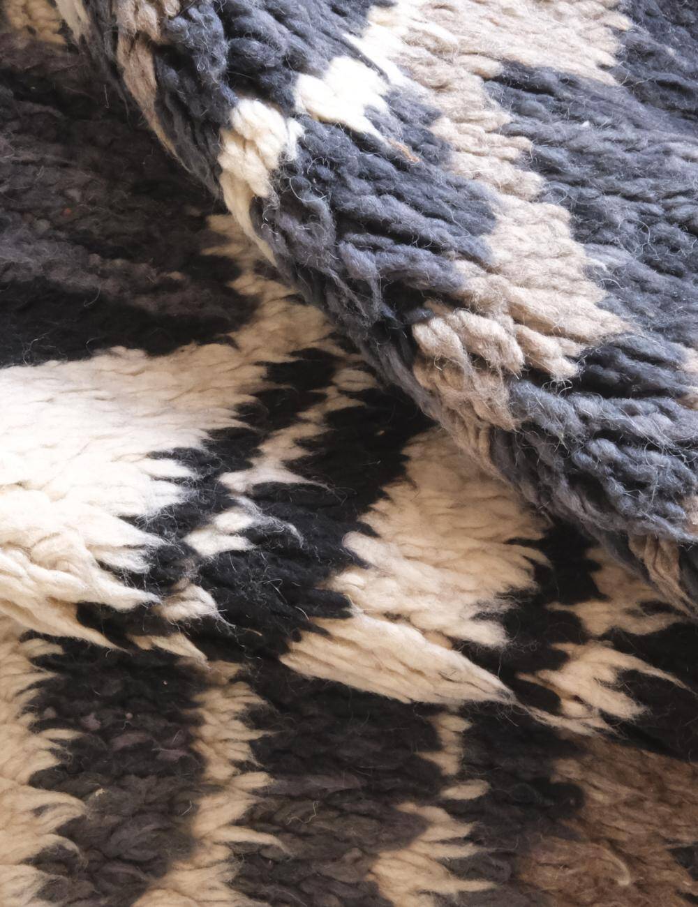 Contemporary Berber Rug - 278 x 173 cm