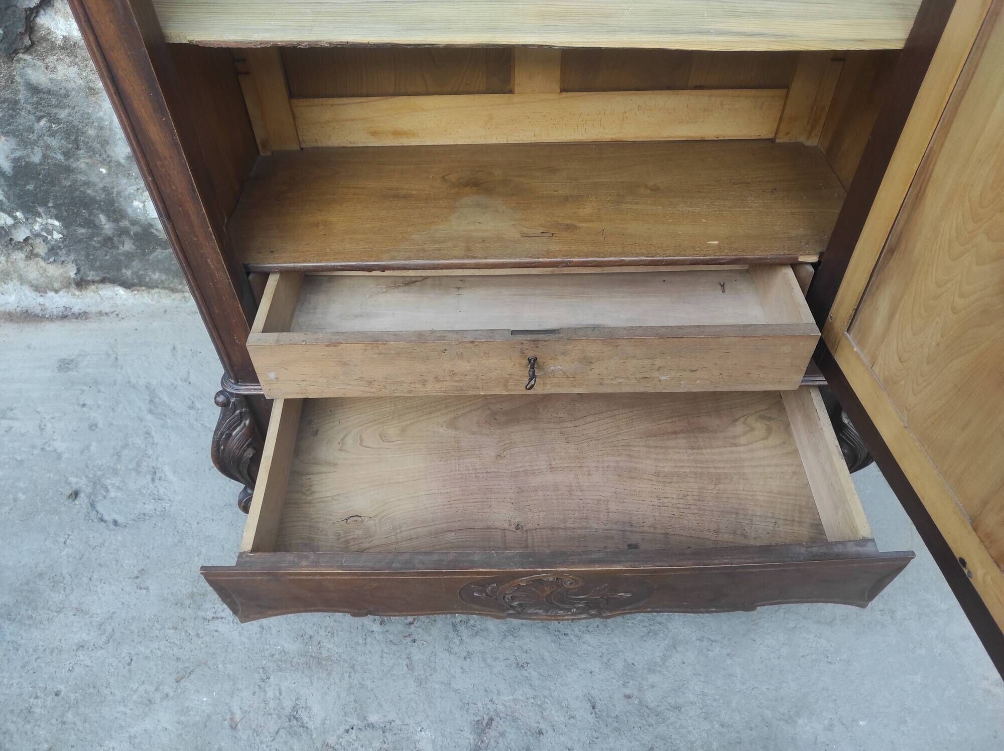 Old hosiery shell mirror cabinet Louis XV XIXth century beveled mirror mercury 2 drawers