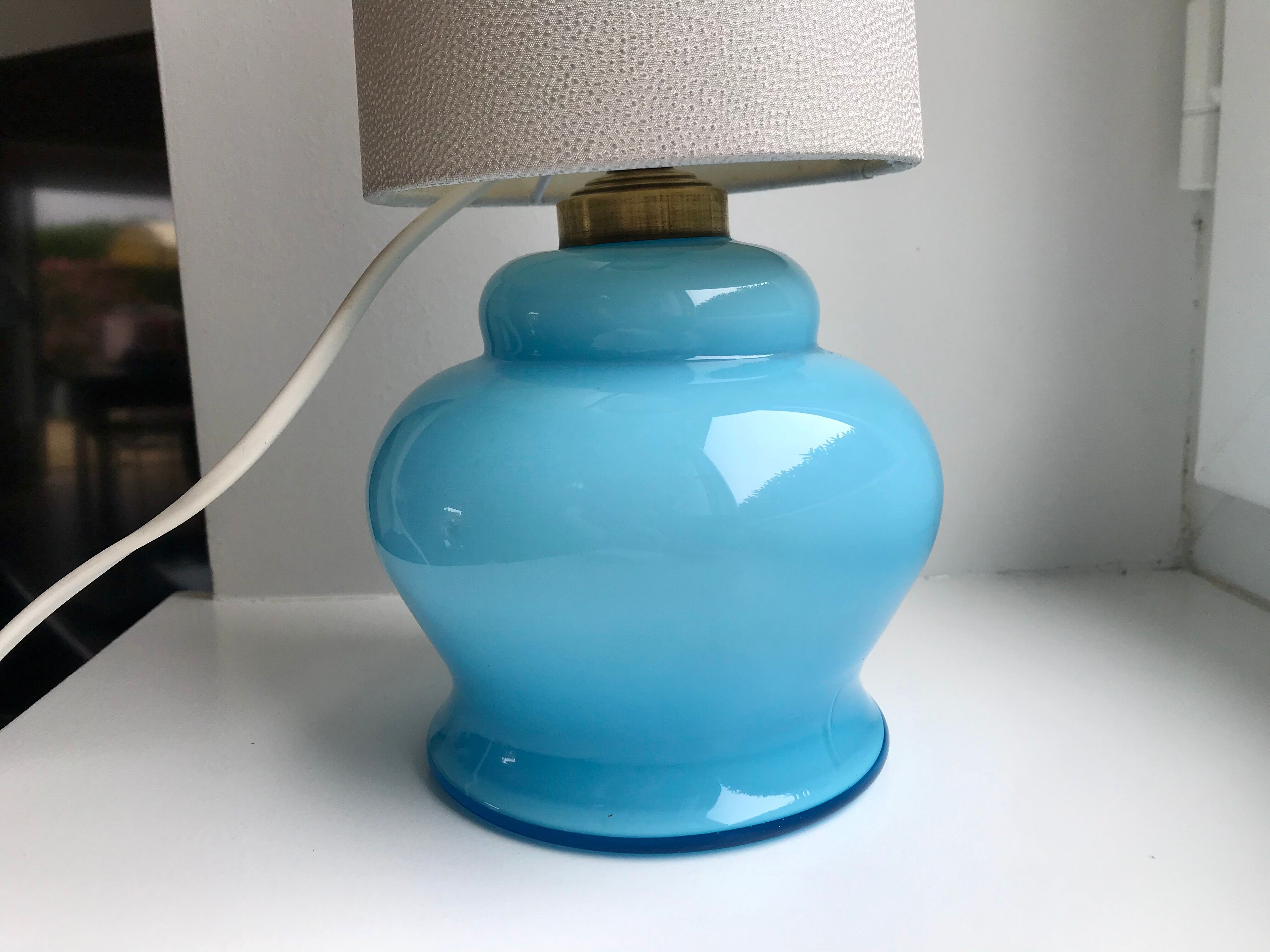Lamp with blue opaline feet and textured conical lampshade 60s-70s