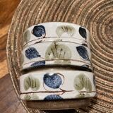 Lot of sandstone cups