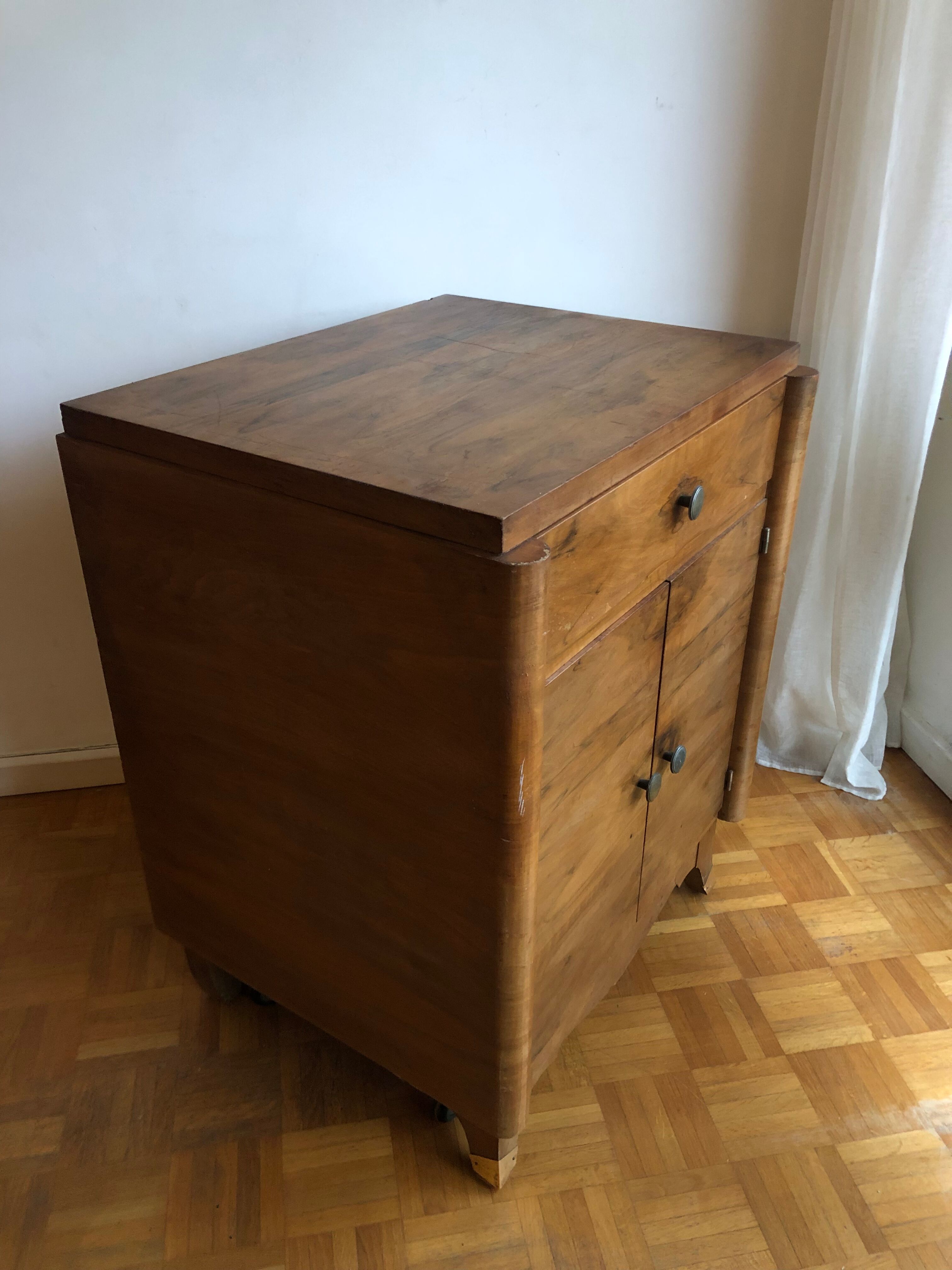 Art deco sideboard in walnut veneer