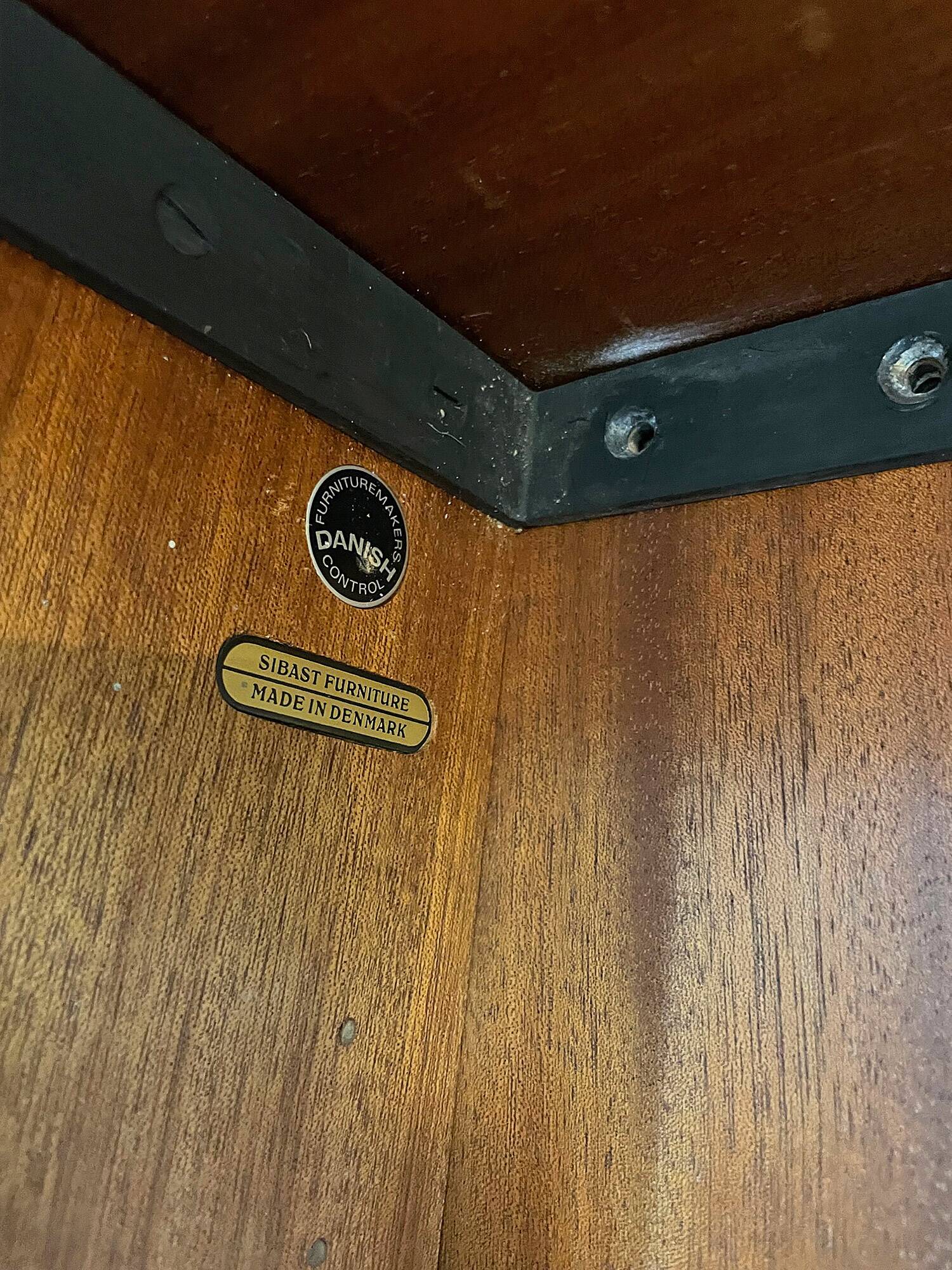 Arne Vodder pour Sibast Combinaison de deux buffets suspendus Palissandre années 60 - C