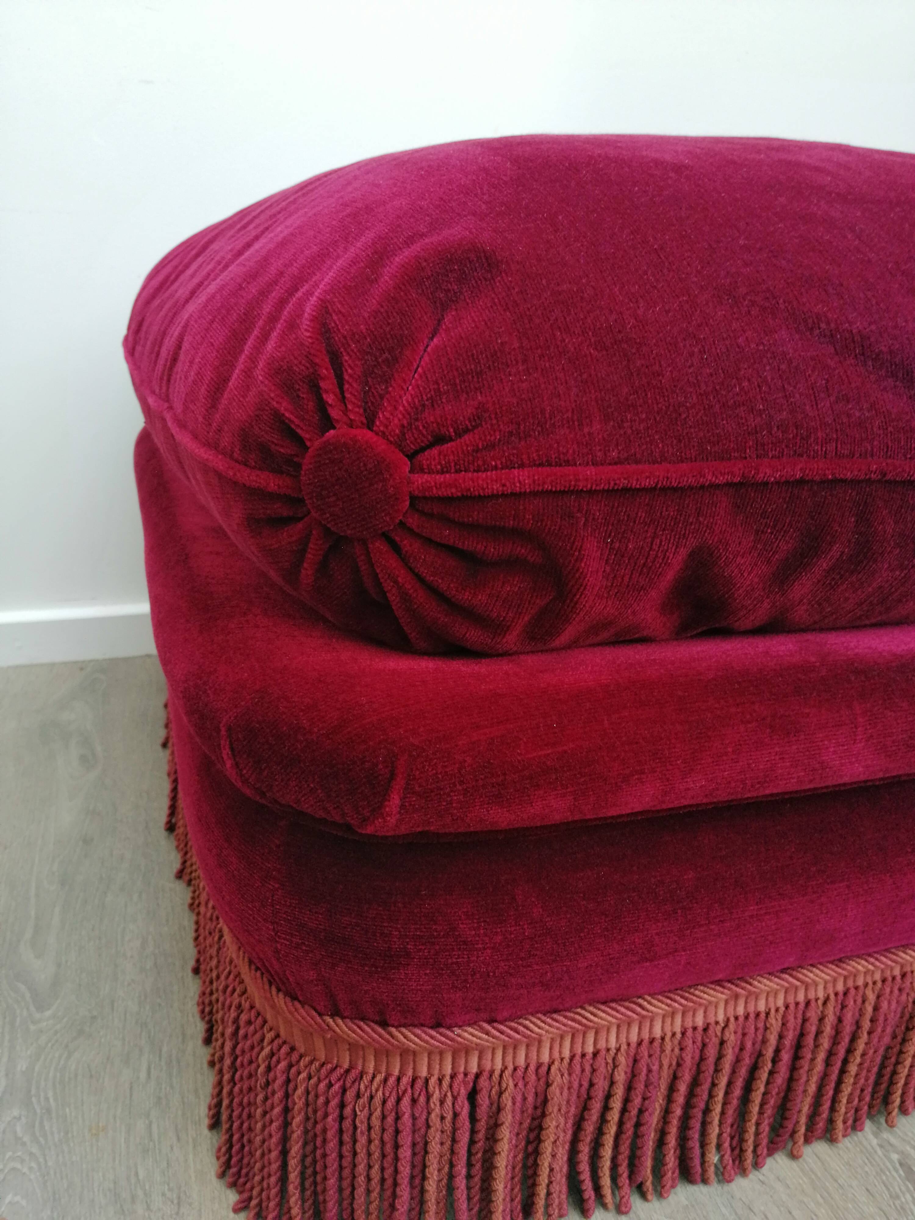 Raspberry red pouf