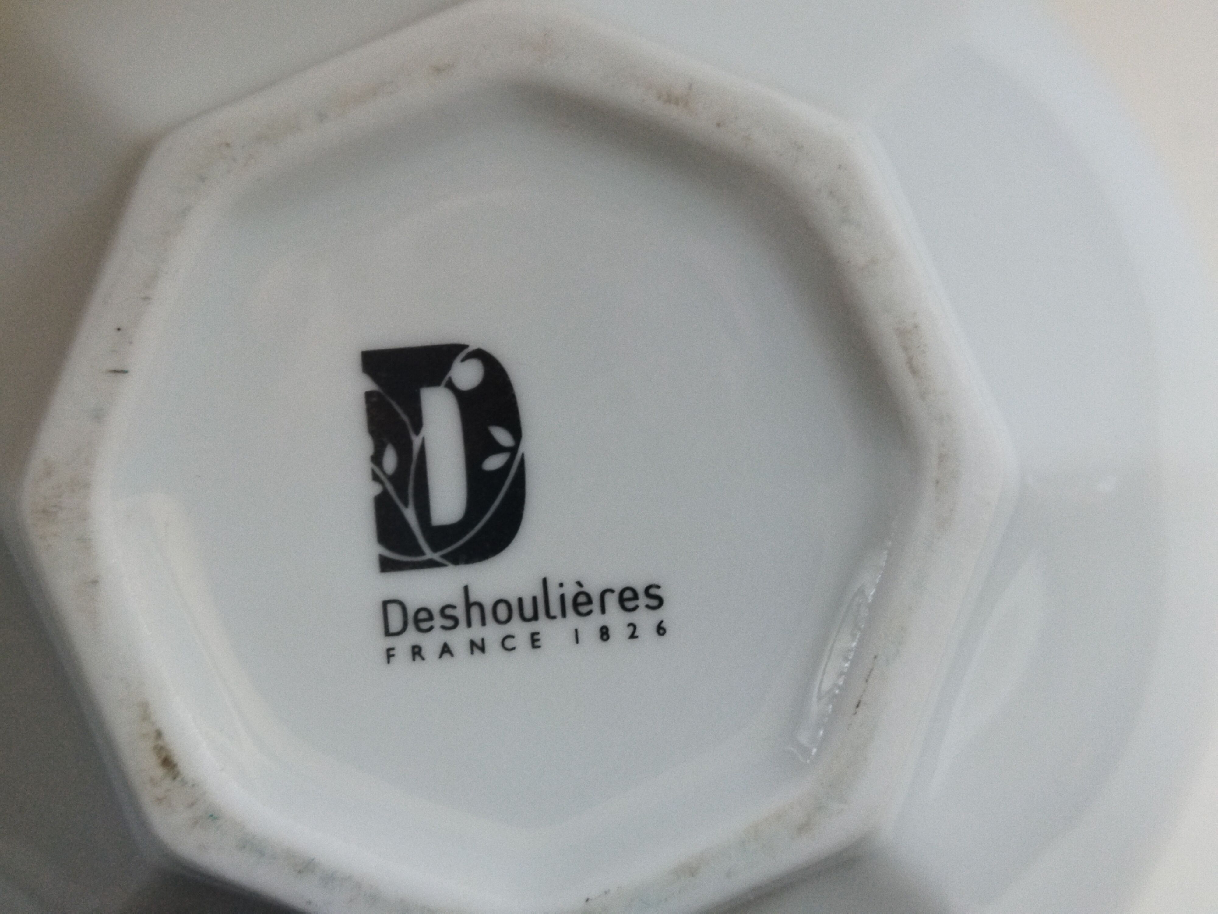 Porcelain teapot Deshoulières
