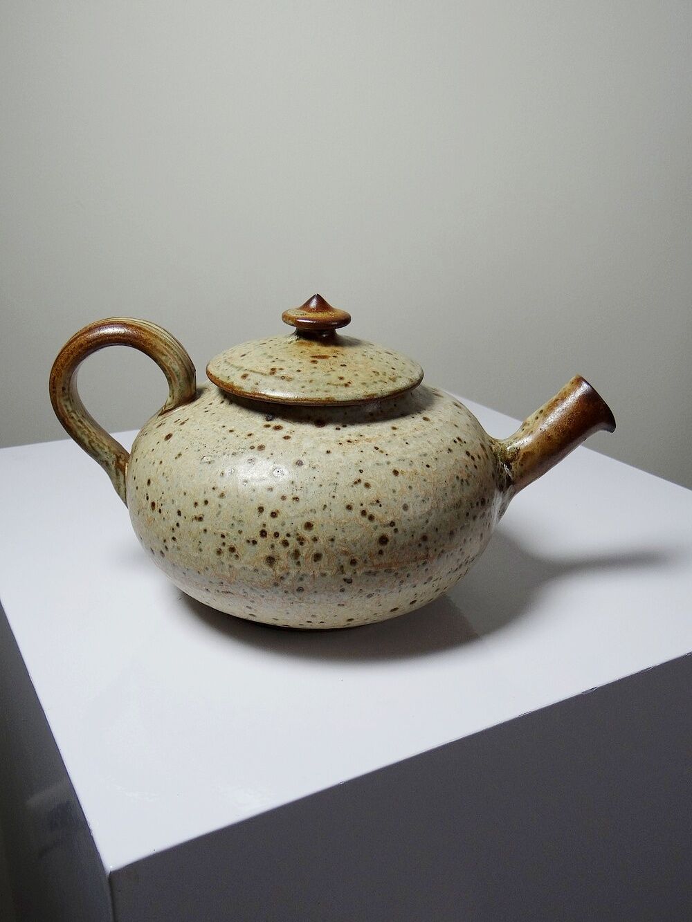 Glazed stoneware teapot by Jean-Pierre Prud’homme, La Borne, 1960s.