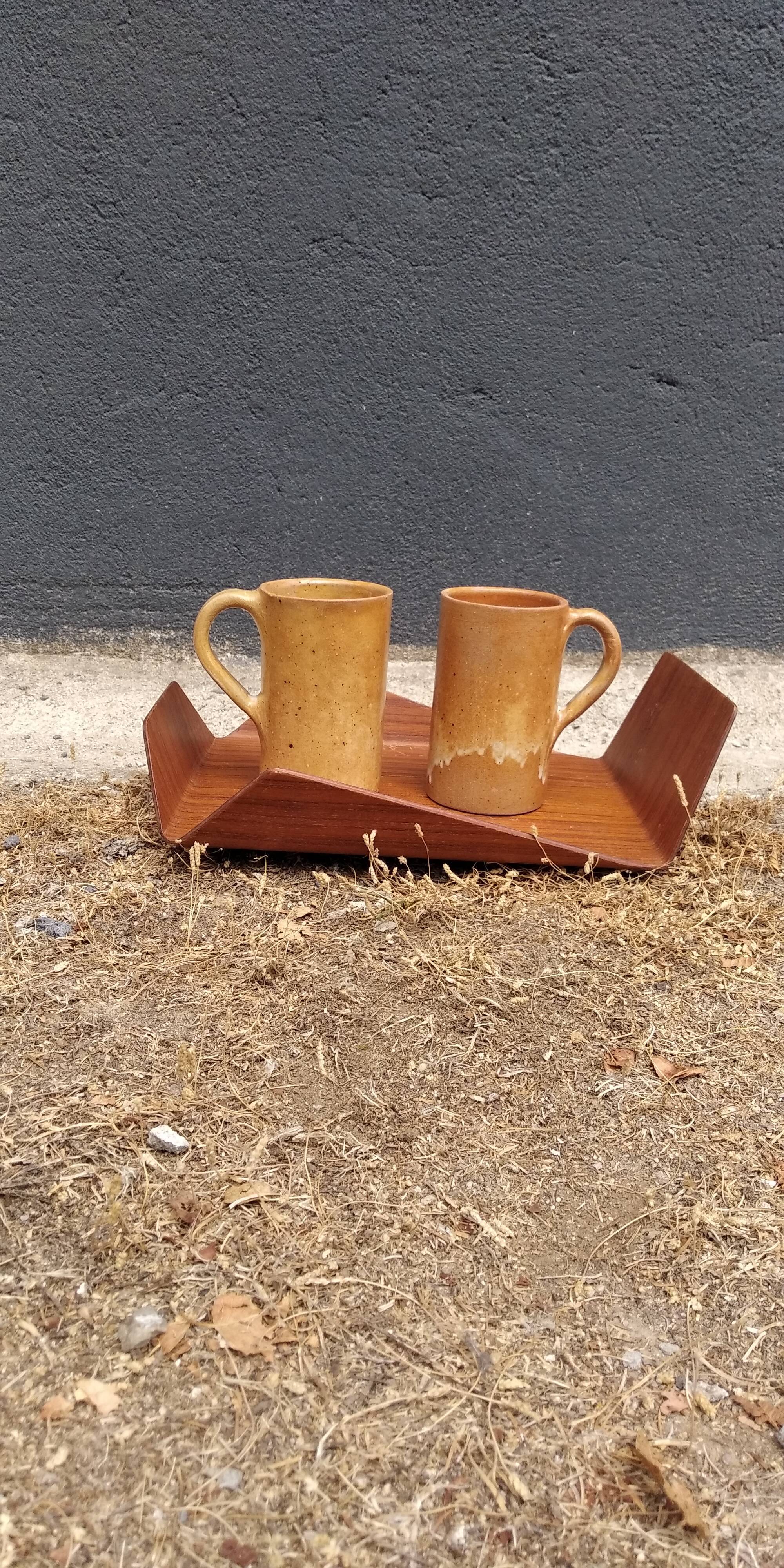Mug in enamelled stoneware