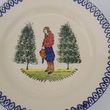 2 assiettes en faïence de Saint Clément peint à la main diam 23 cm