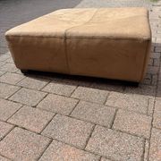 Large square pouffe in patinated nubuck leather – 100 × 100 cm