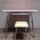 Table formica chrome