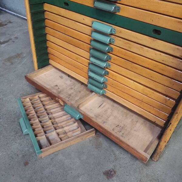 Meuble d'imprimante Plantin   Meuble de type vintage avec 20 tiroirs et tiroir supplémentaire