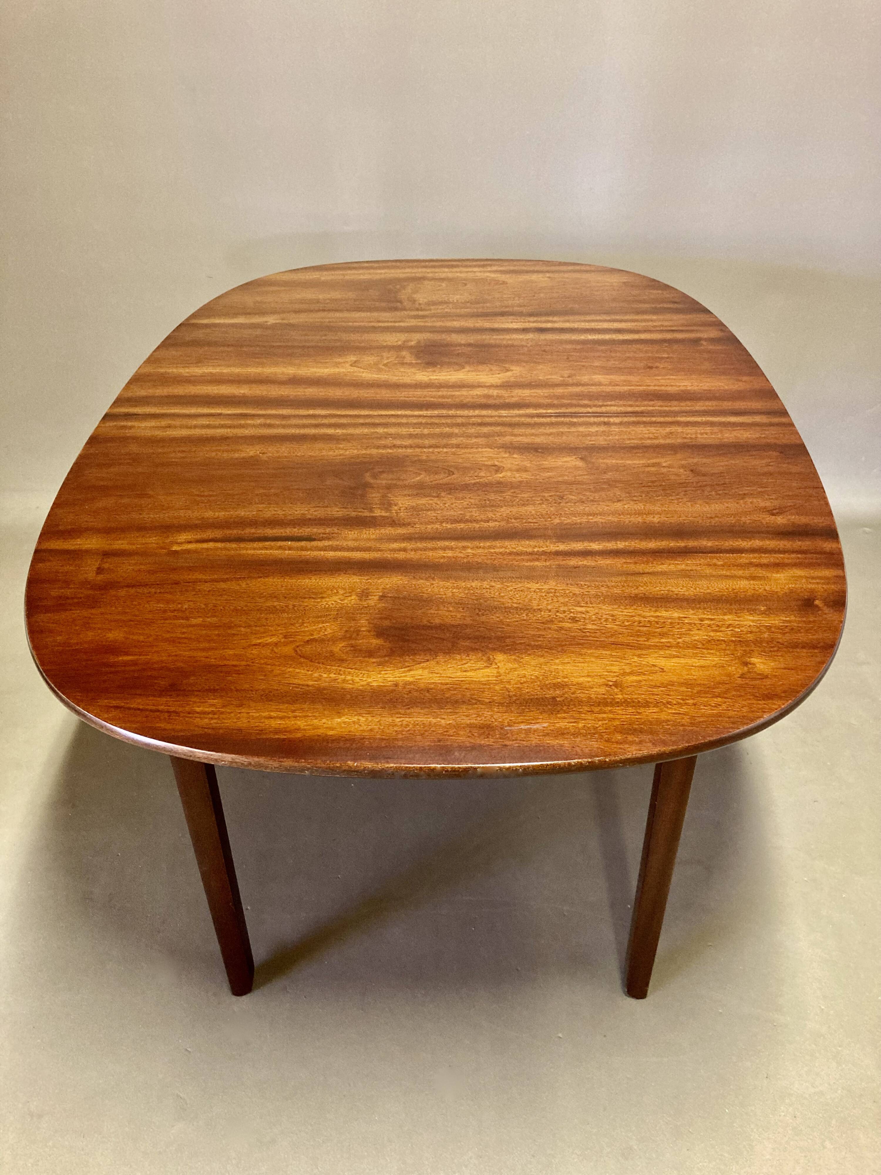 Rosewood high table Scandinavian design "Ole Wanscher" 1950.