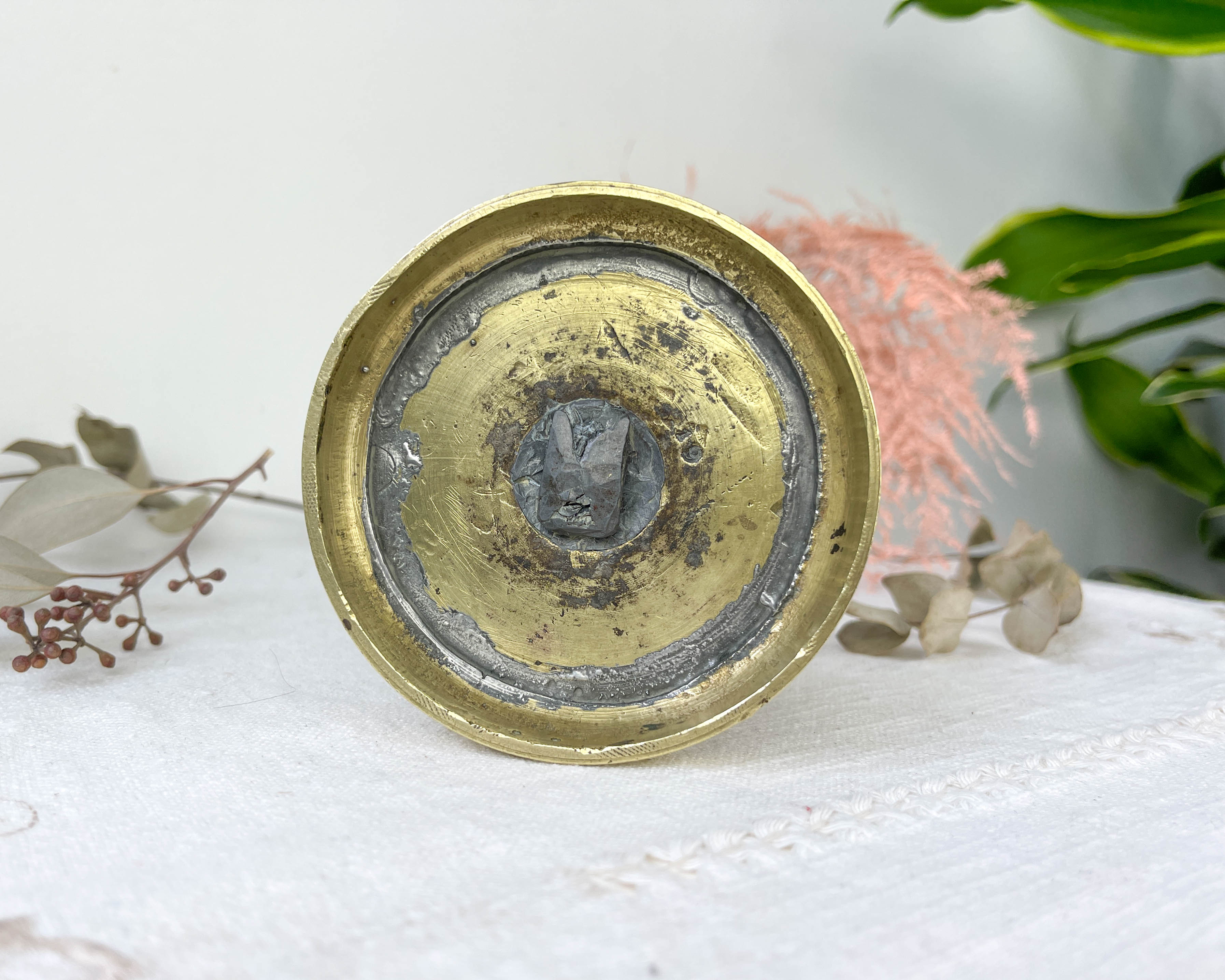 Candle holder in chiseled bronze Louis XVI style