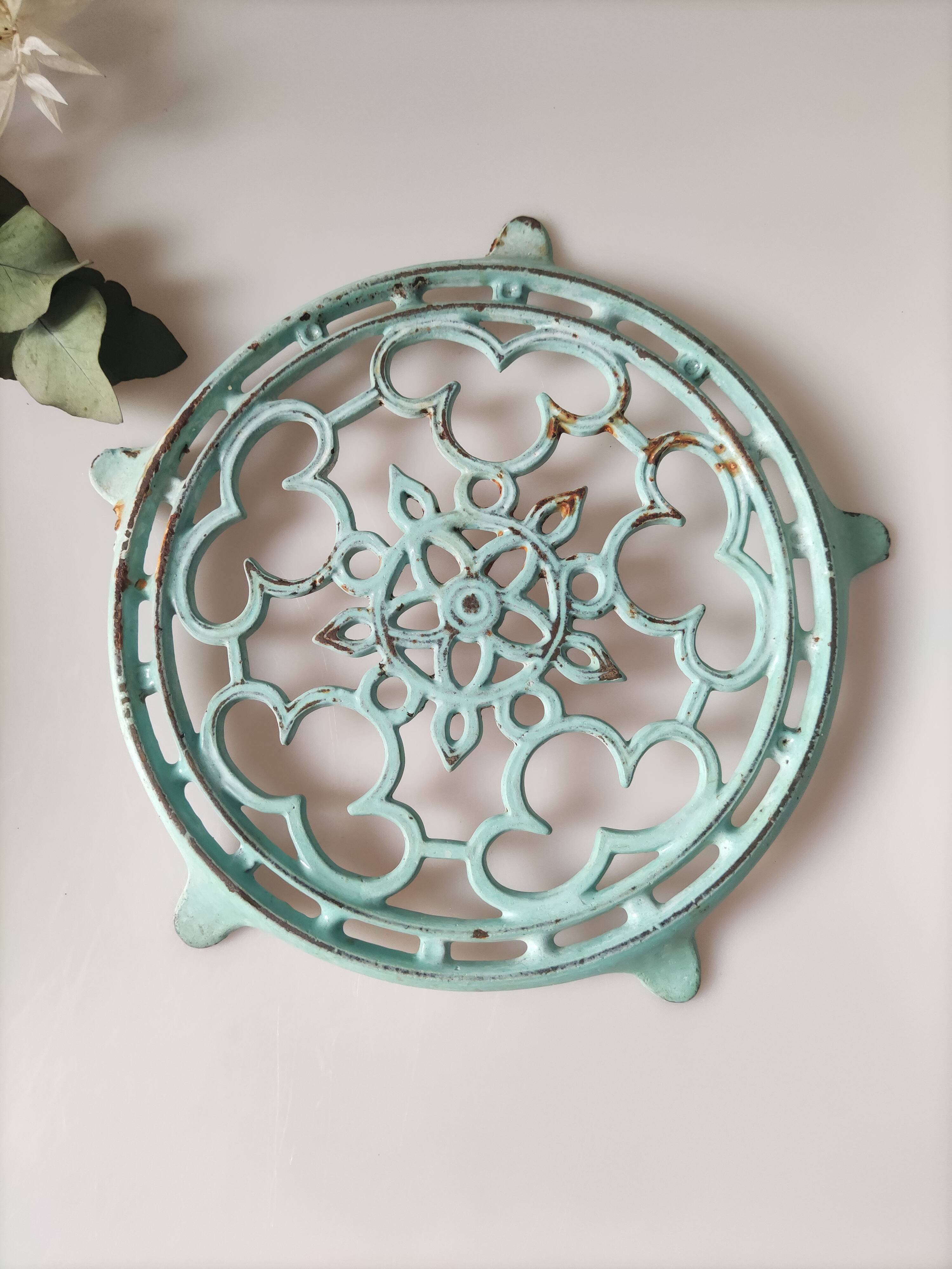 Water green cast iron underside