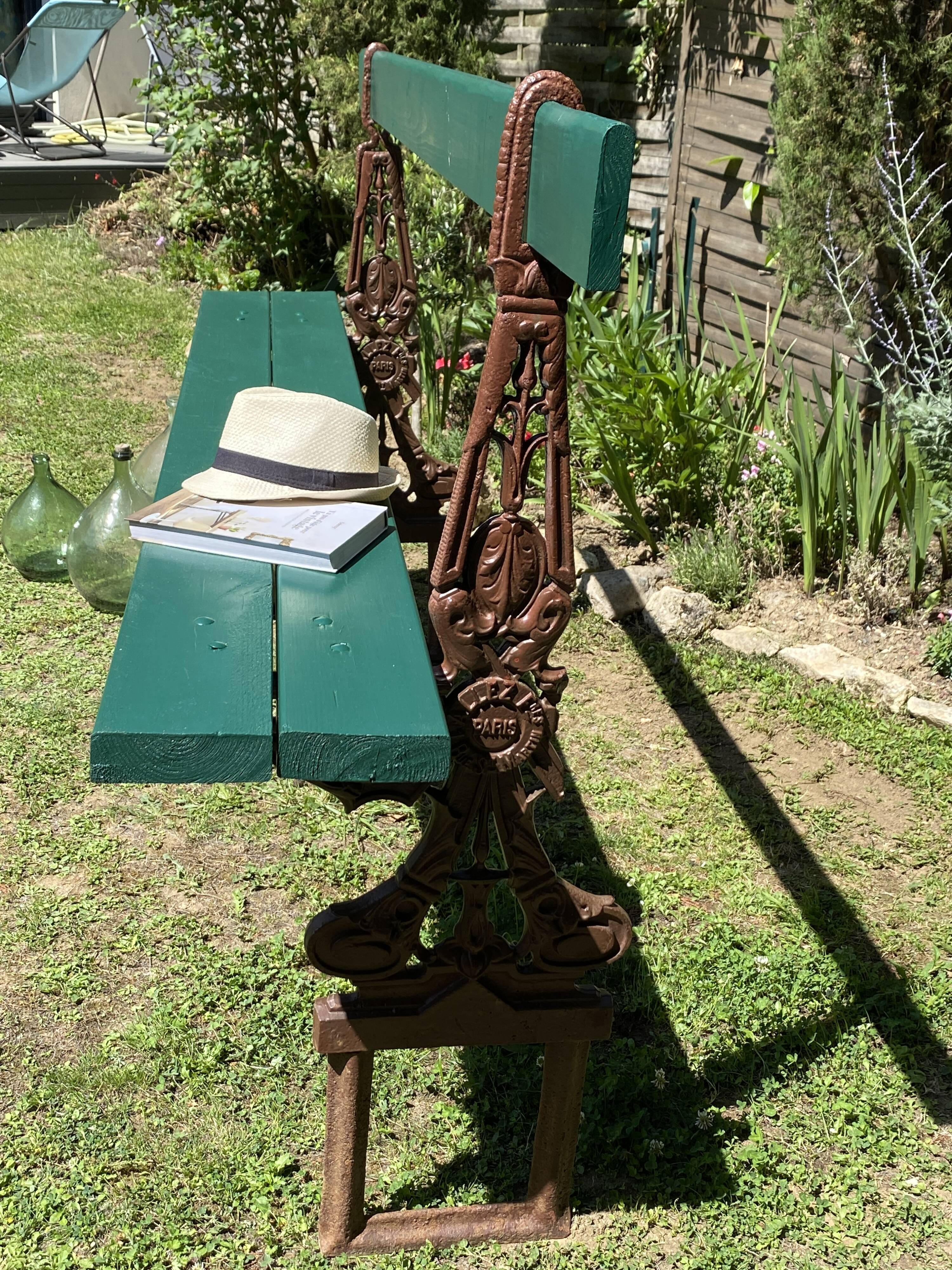 Former public bench of Paris