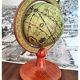Globe terrestre en bois vintage