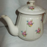 Vintage cream teapot maker