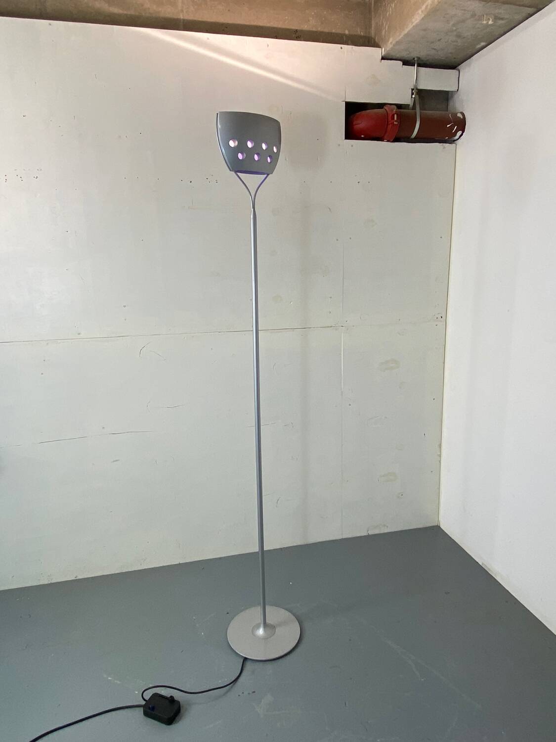Lampadaire Moderniste Sirrah par Perry King et Santiago Miranda, Italie, 1990s