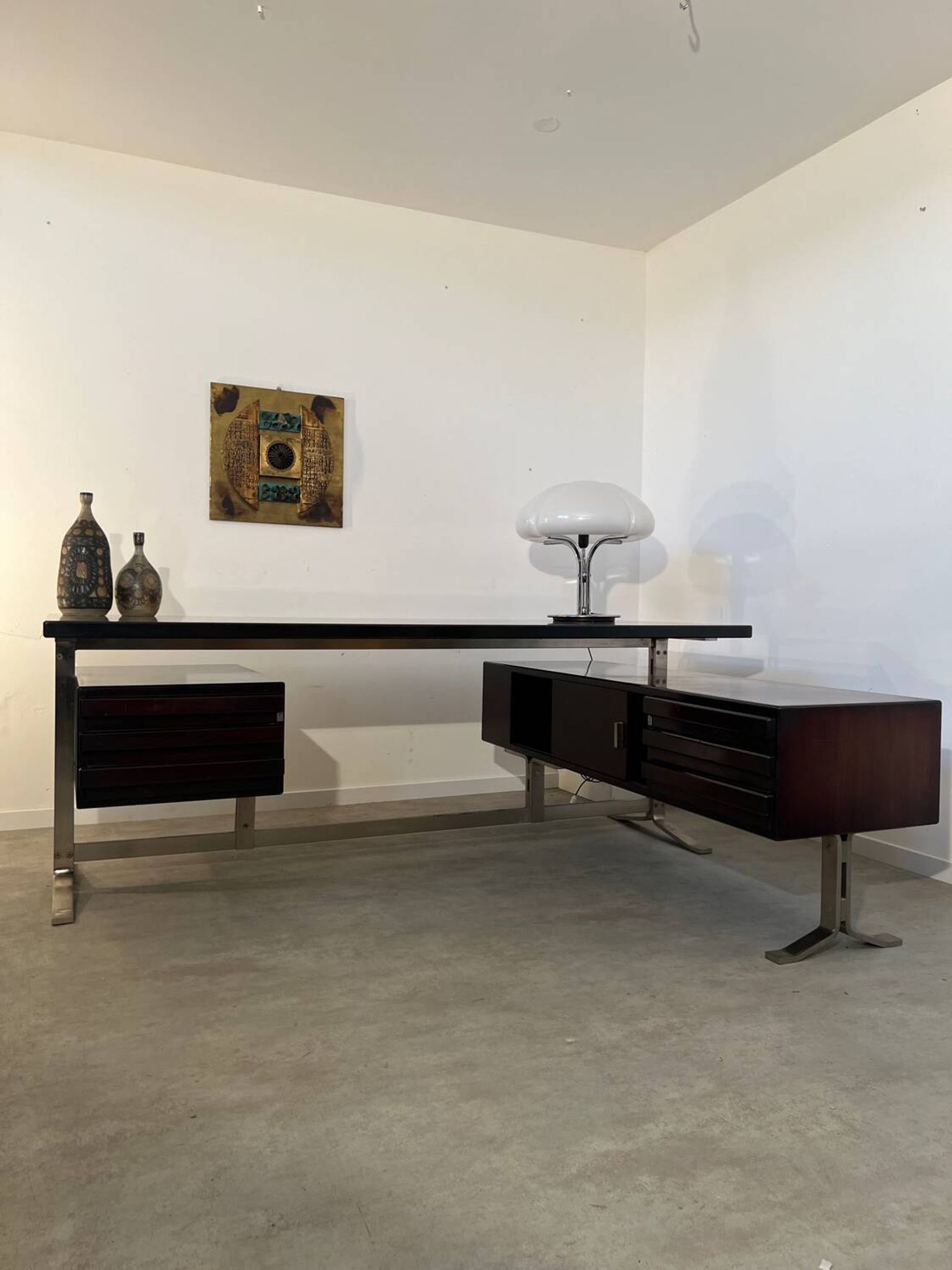 Vintage president corner desk in rosewood design by Gianni Moscatelli vintage