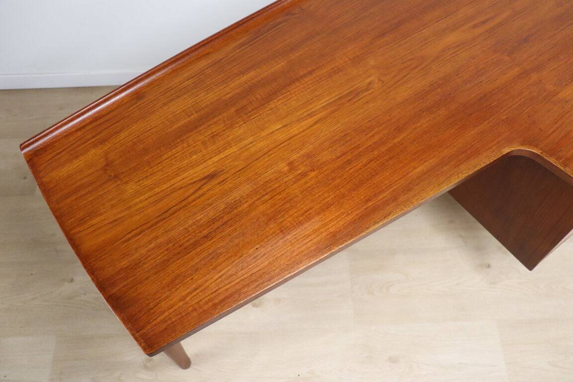 Scandinavian "boomerang" free-form desk in teak - 1960s