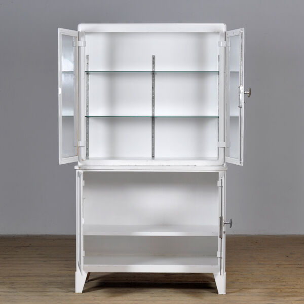 Cabinet médical en fer, années 1930