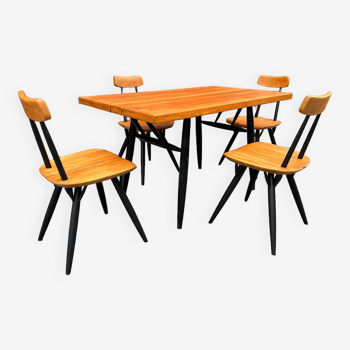 Table et chaises d'Ilmari Tapiovaara