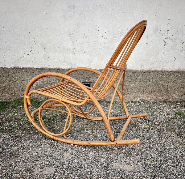 Fauteuil à bascule en rotin adulte – très bon état