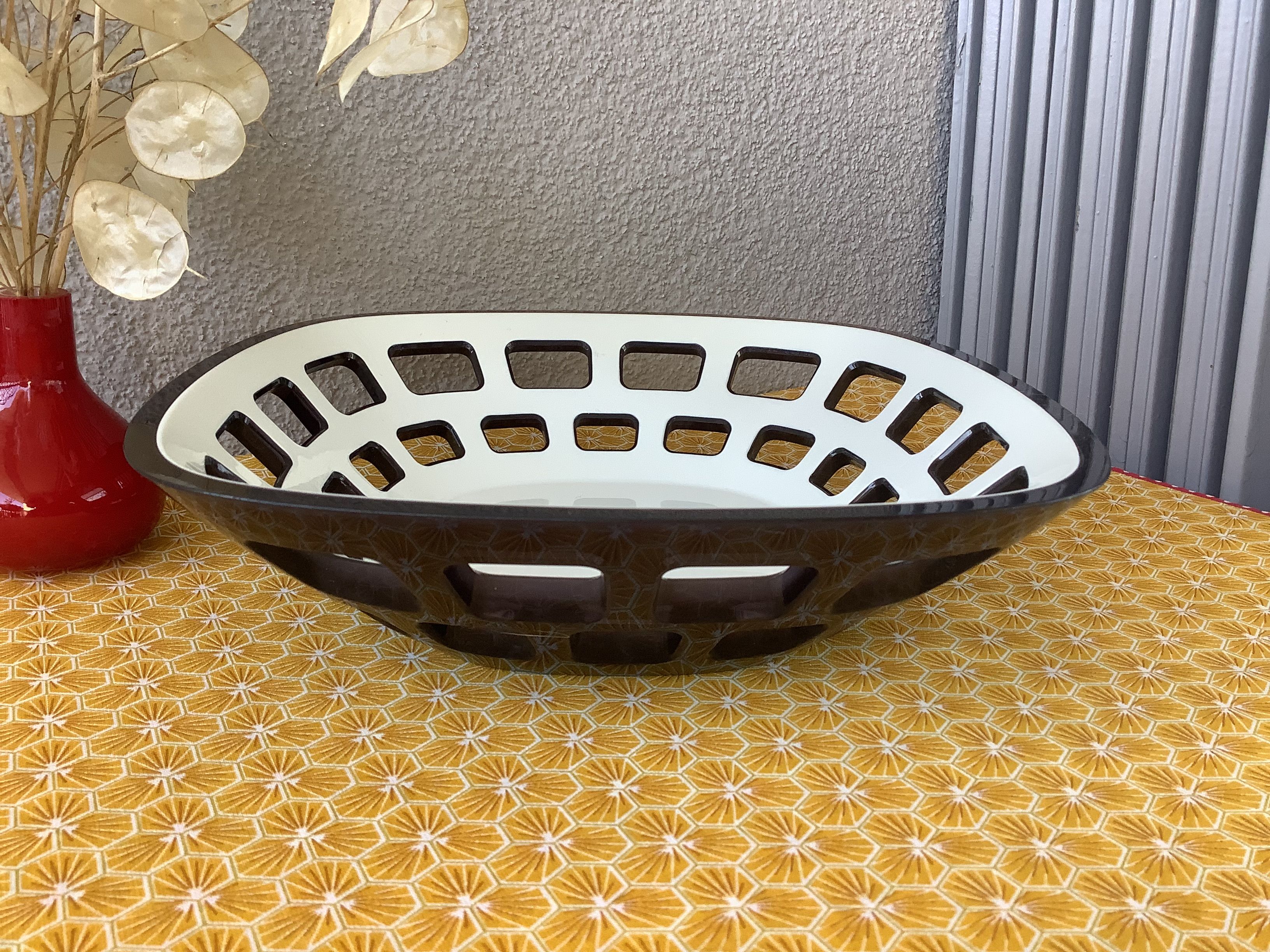 Guzzini Italy Plexiglas bread or fruit basket