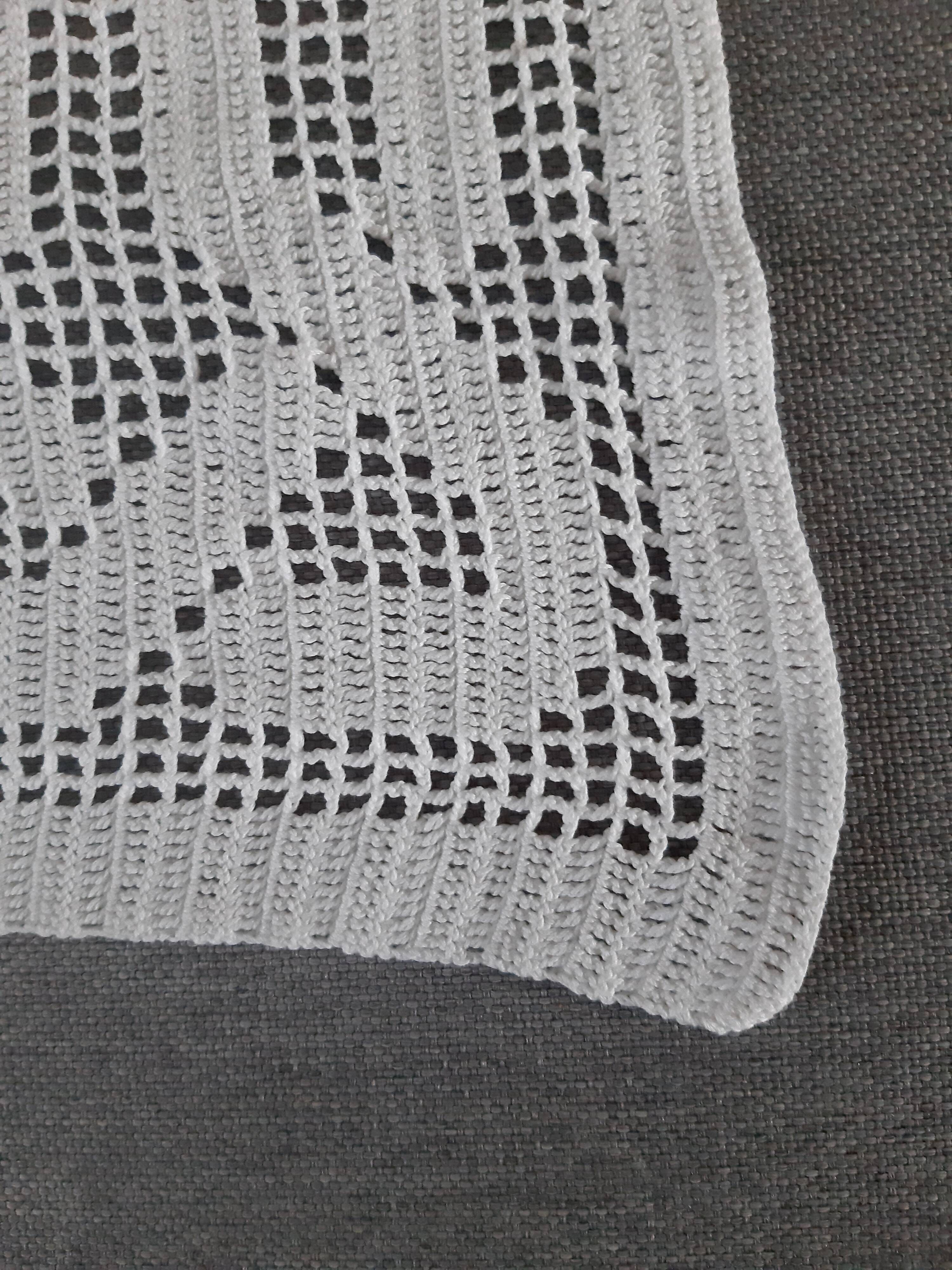 Crocheted table path