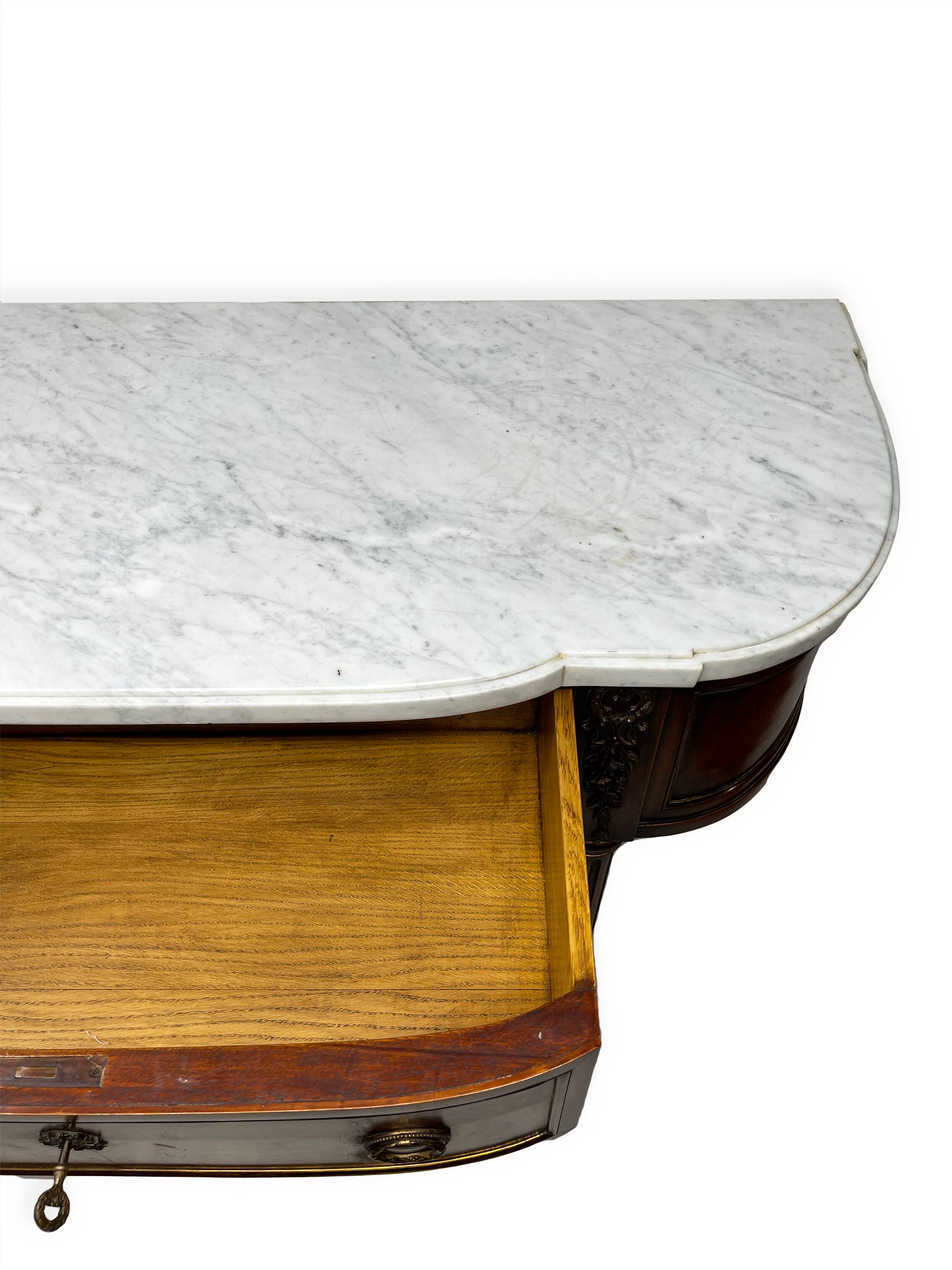 Console française Louis XVI en acajou à plumes, 19ème siècle