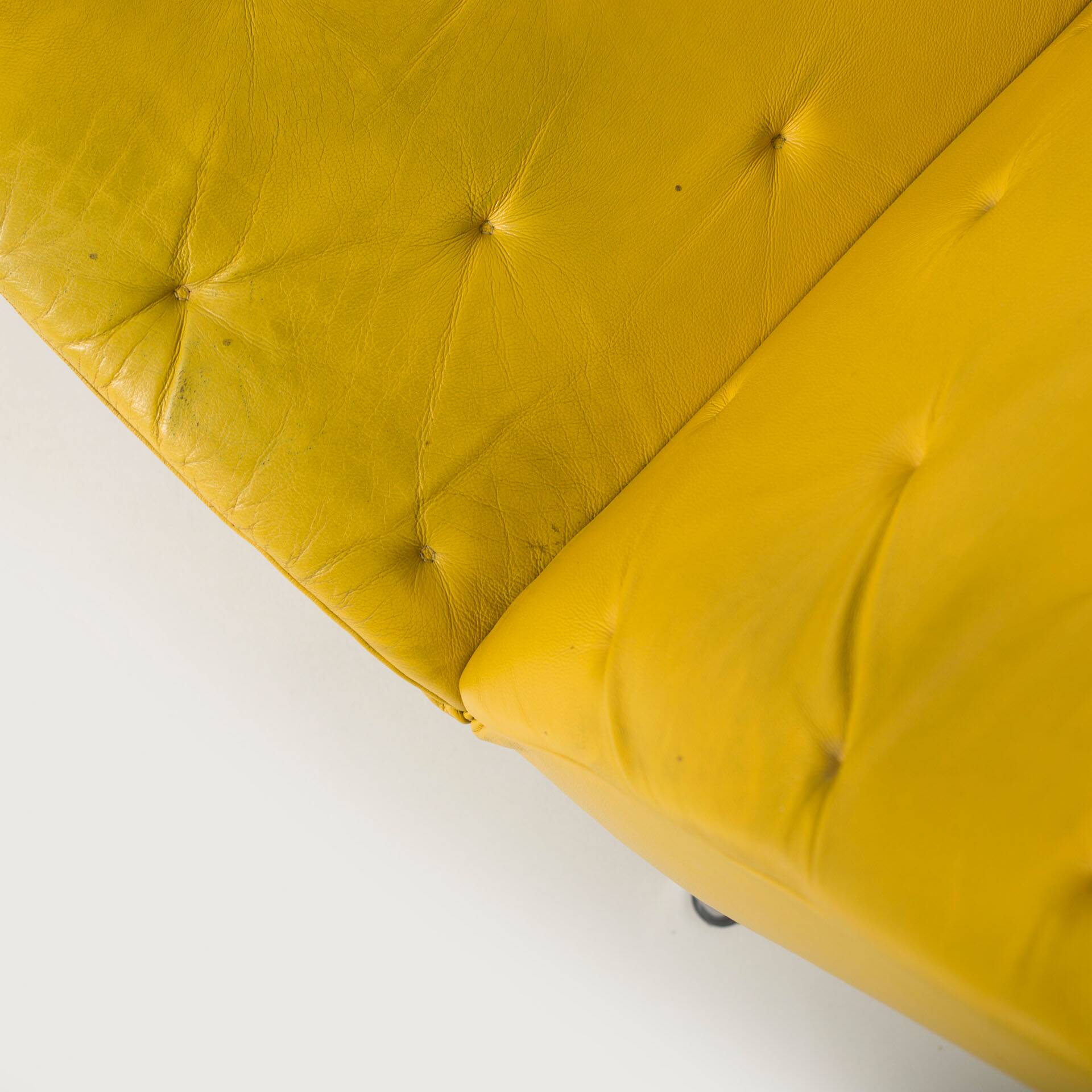Mid Century / Modernist / Bauhaus Style  Chaise in yellow leather / chrome