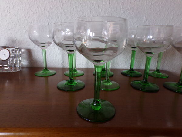 10 verres à vin  cristal gravée grappe de raisin  vintage