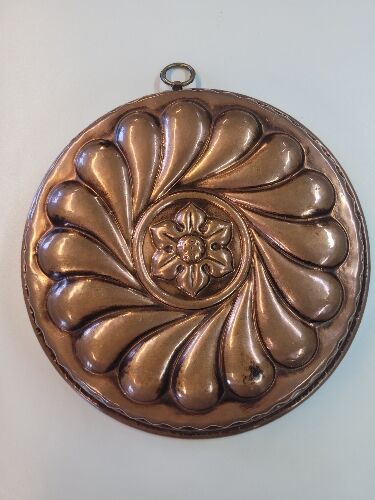 Copper cake pan 29cms in diameter