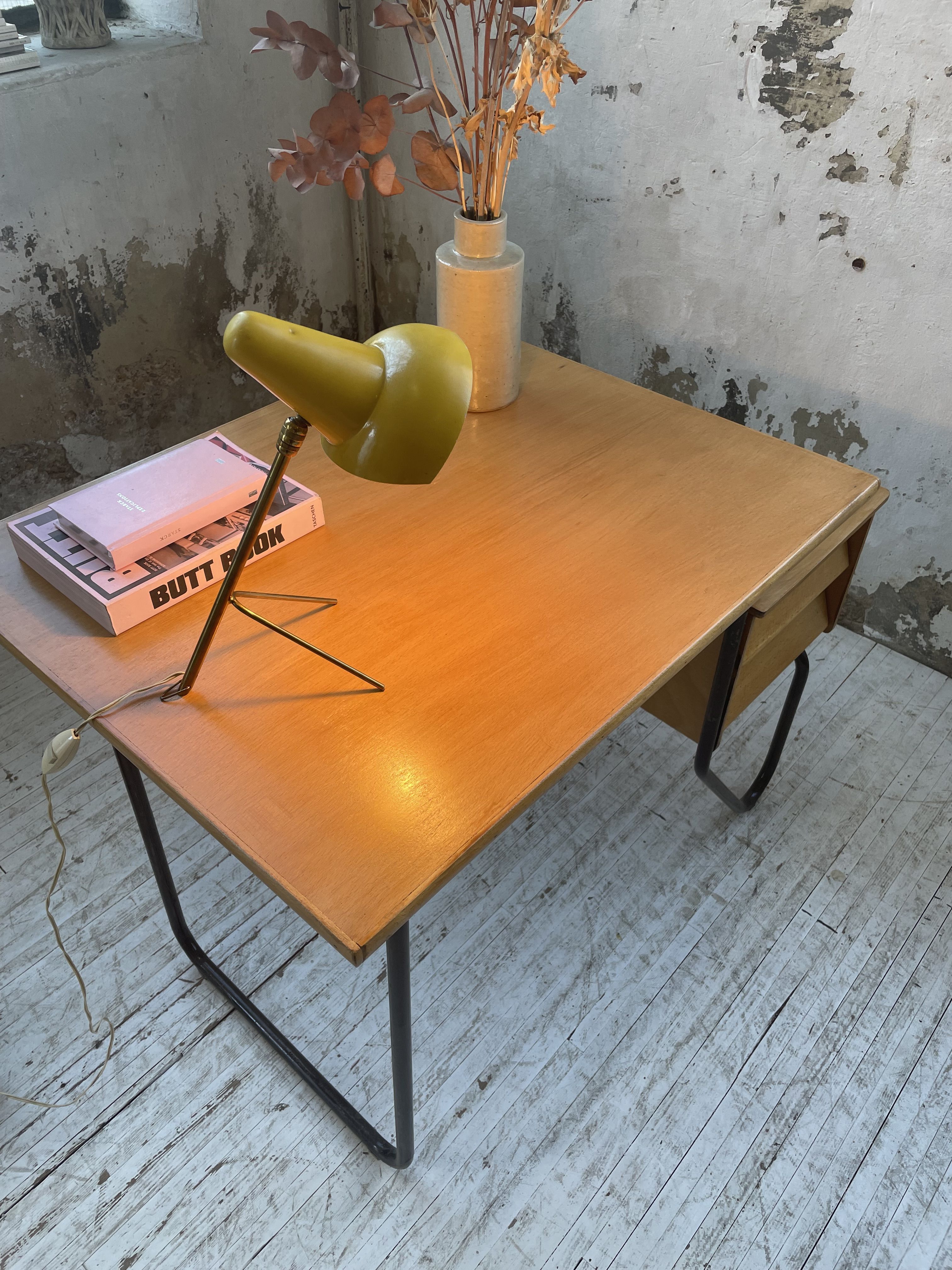 Lampe de bureau cocotte jaune