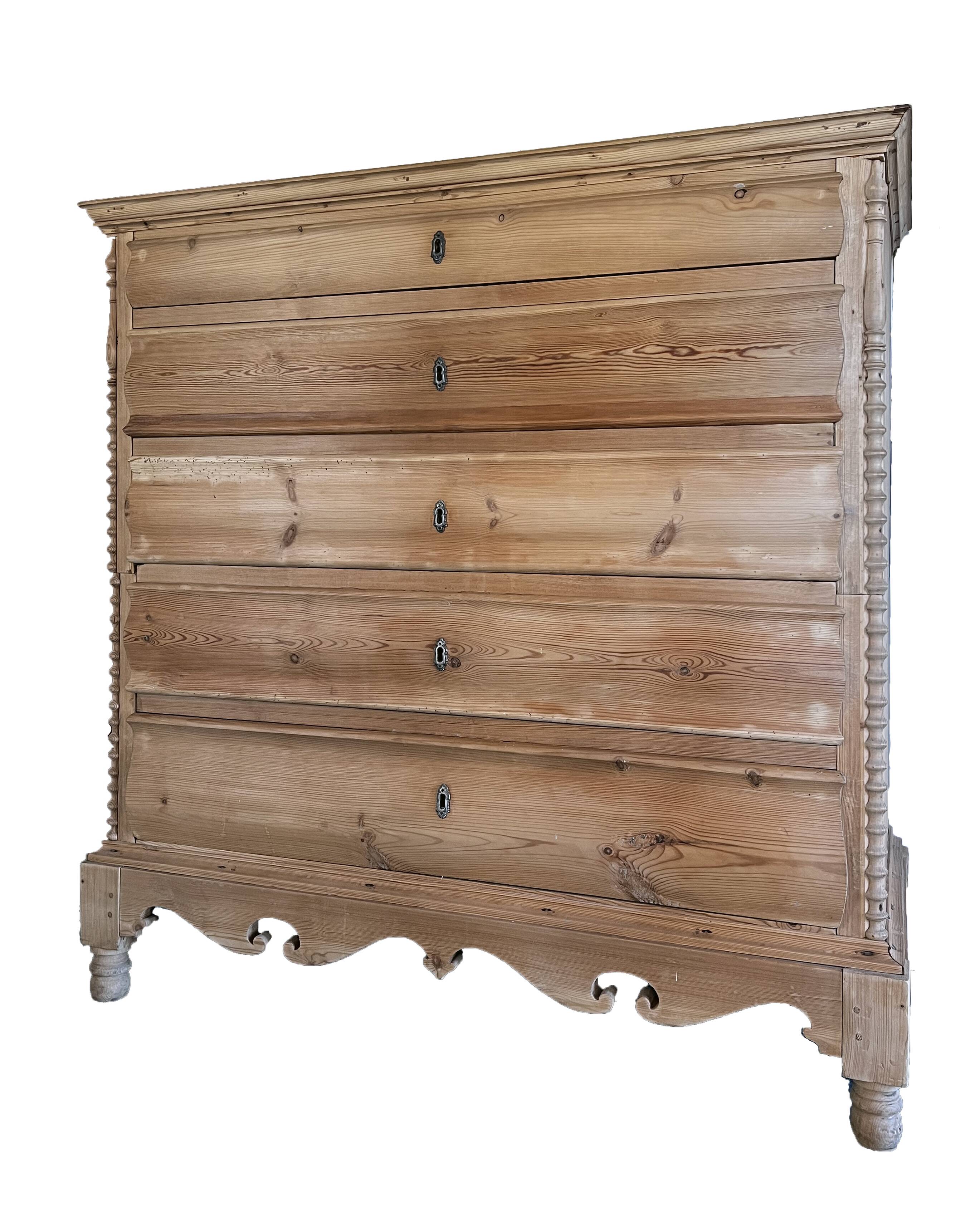 Large 19th century Scandinavian pine chest of drawers