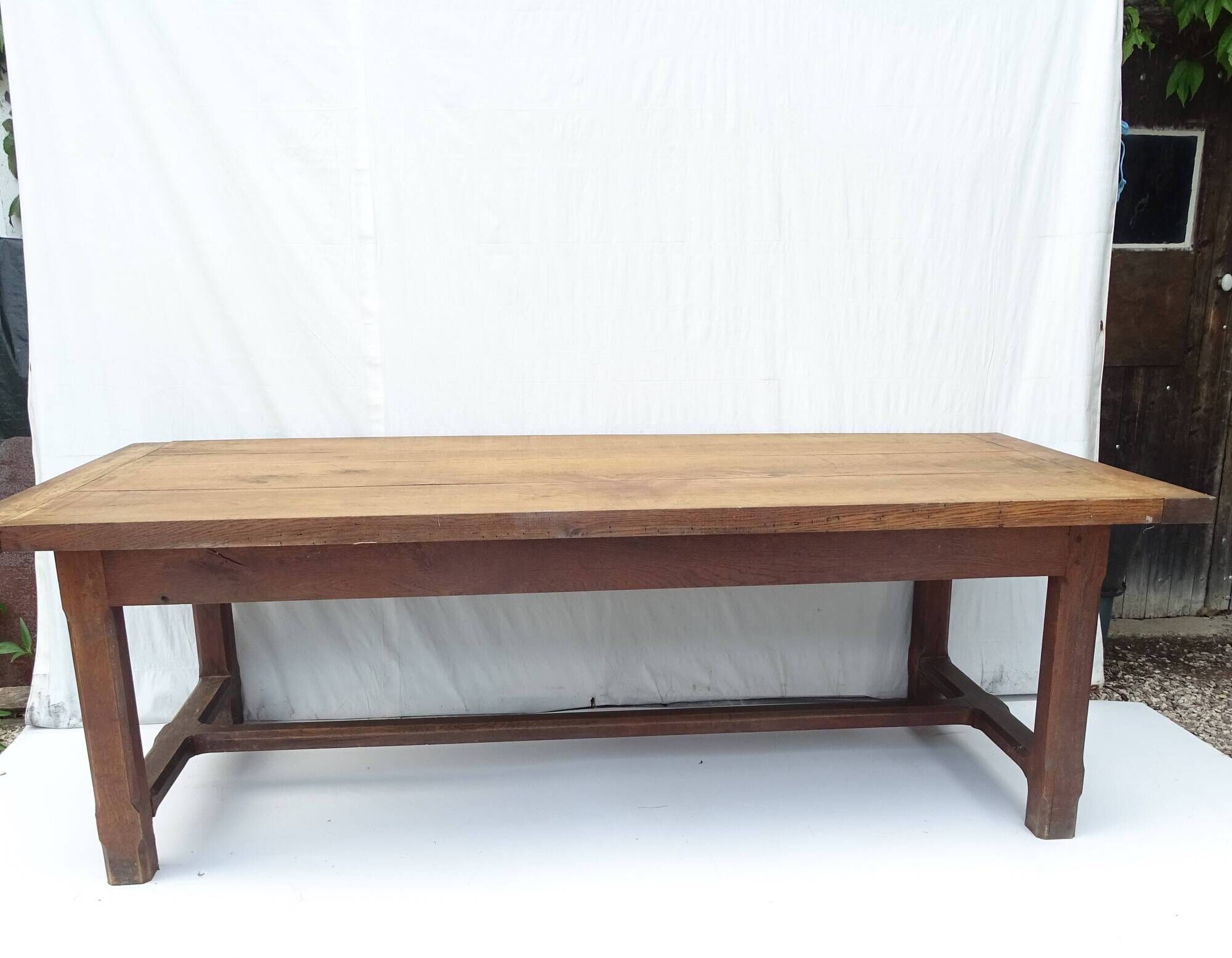 Grande table de ferme ancien en bois massif. 228 x 107.