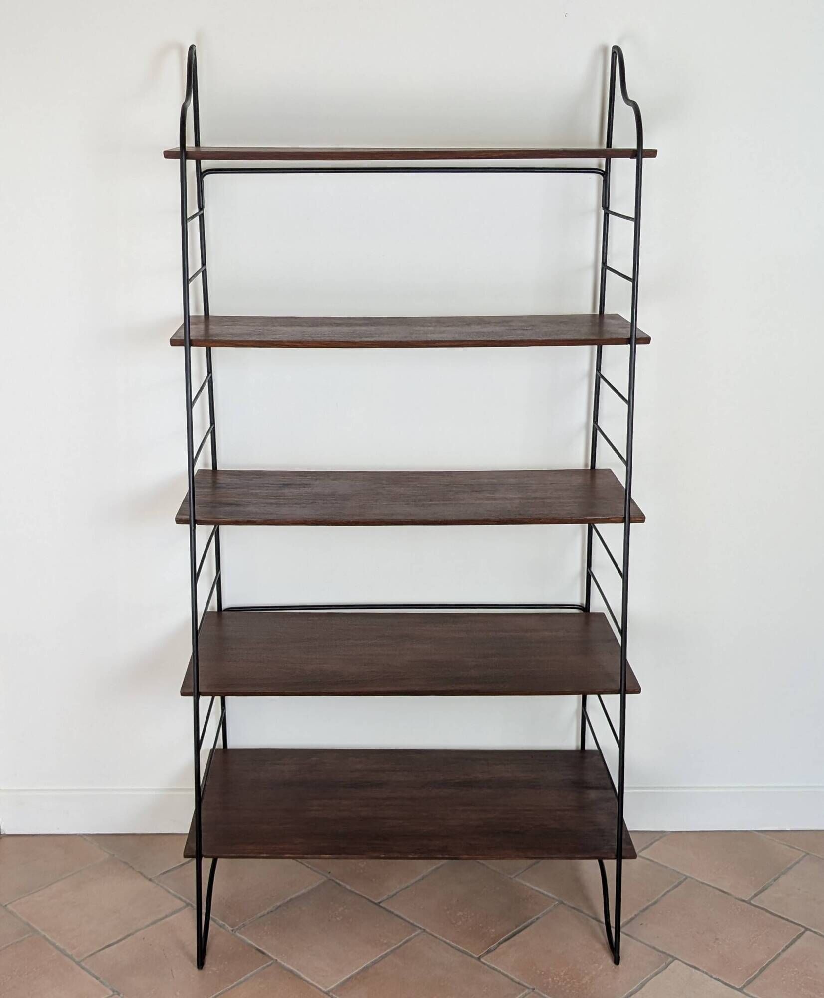 Bookshelf 60'