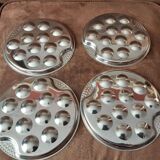 Set of 4 metal snail plates