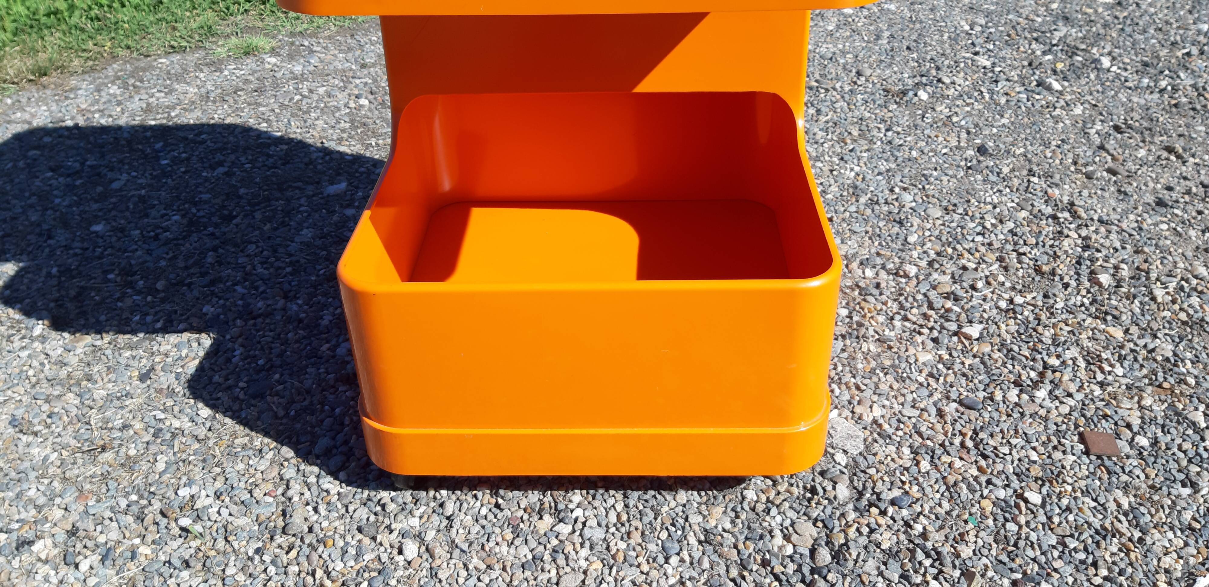 Modulable vintage furniture